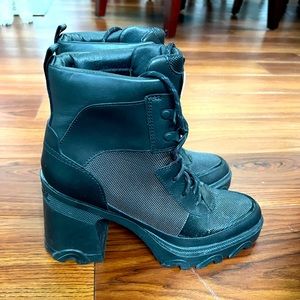 Sorel Brex Heel Chelsea tie bootie!!